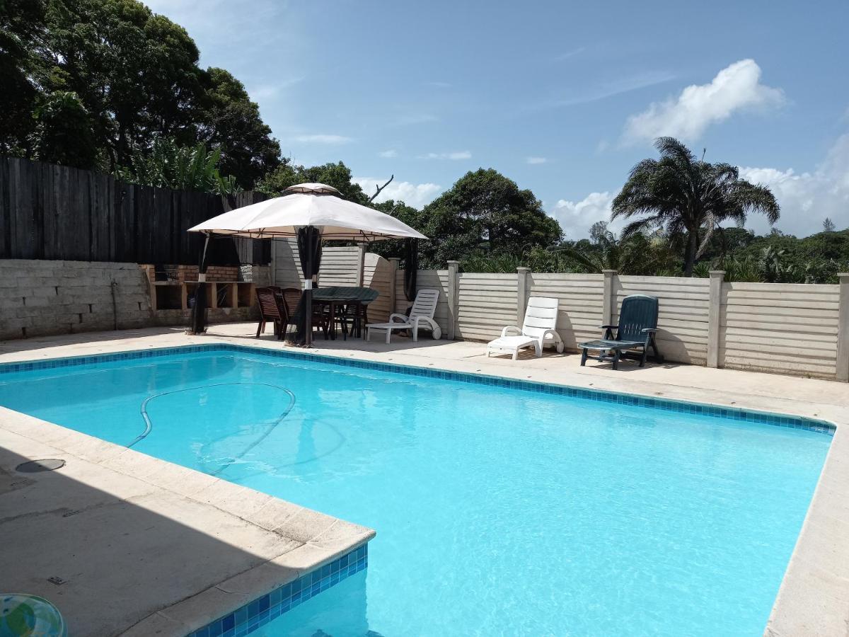 Poolside Guest House Port Shepstone Exterior foto